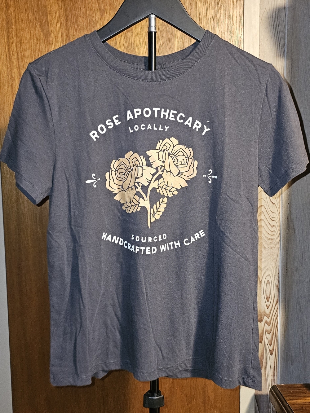 Rose Apothecary Gray Short-Sleeve Graphic Tee with Rose Print